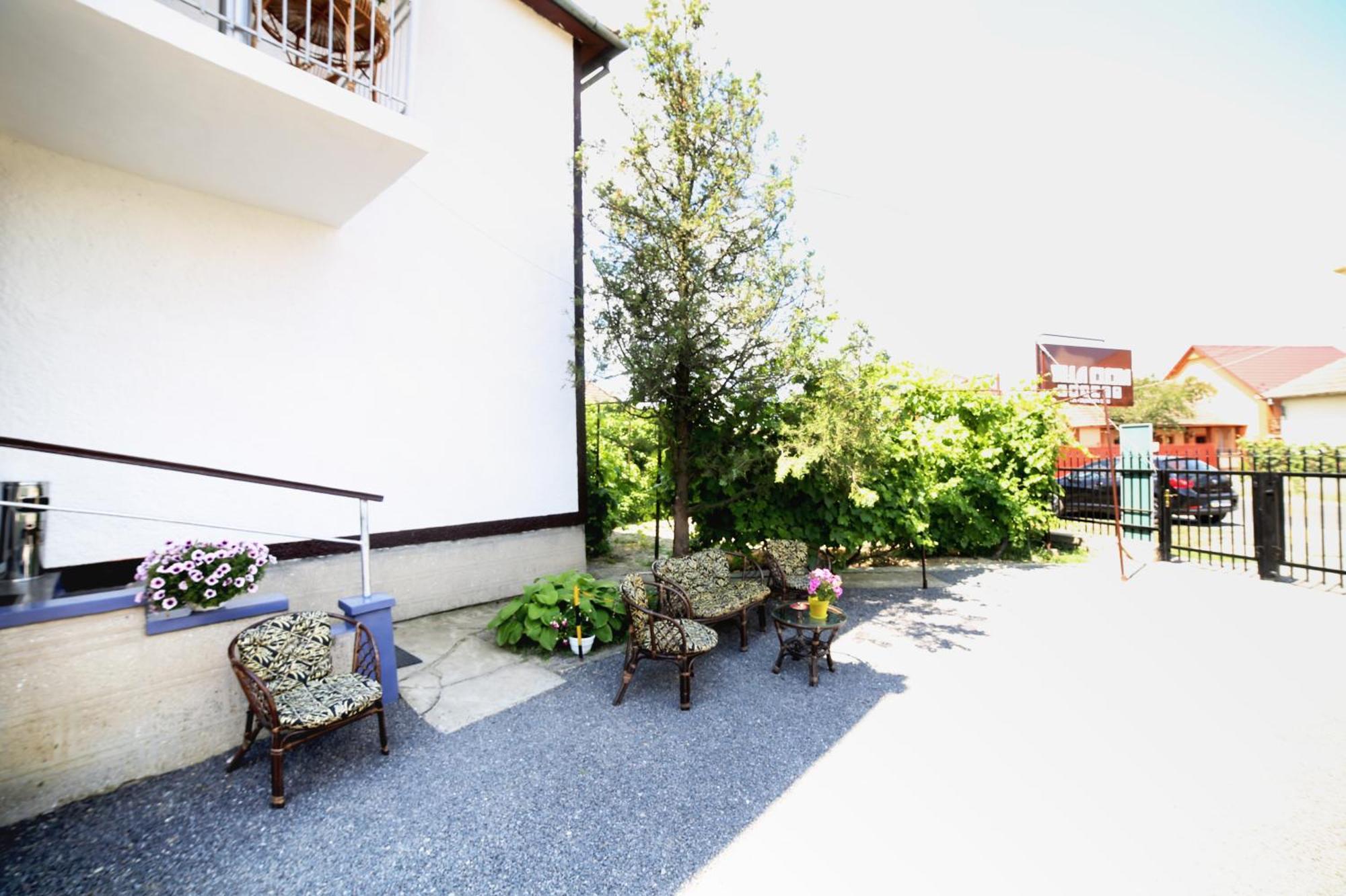 Villa Elena Yanoshi Ngoại thất bức ảnh