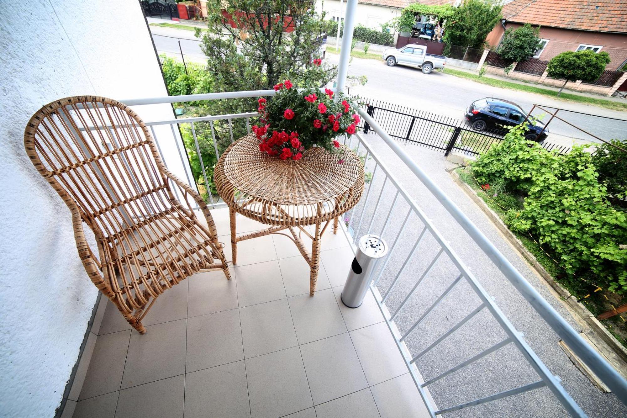 Villa Elena Yanoshi Ngoại thất bức ảnh